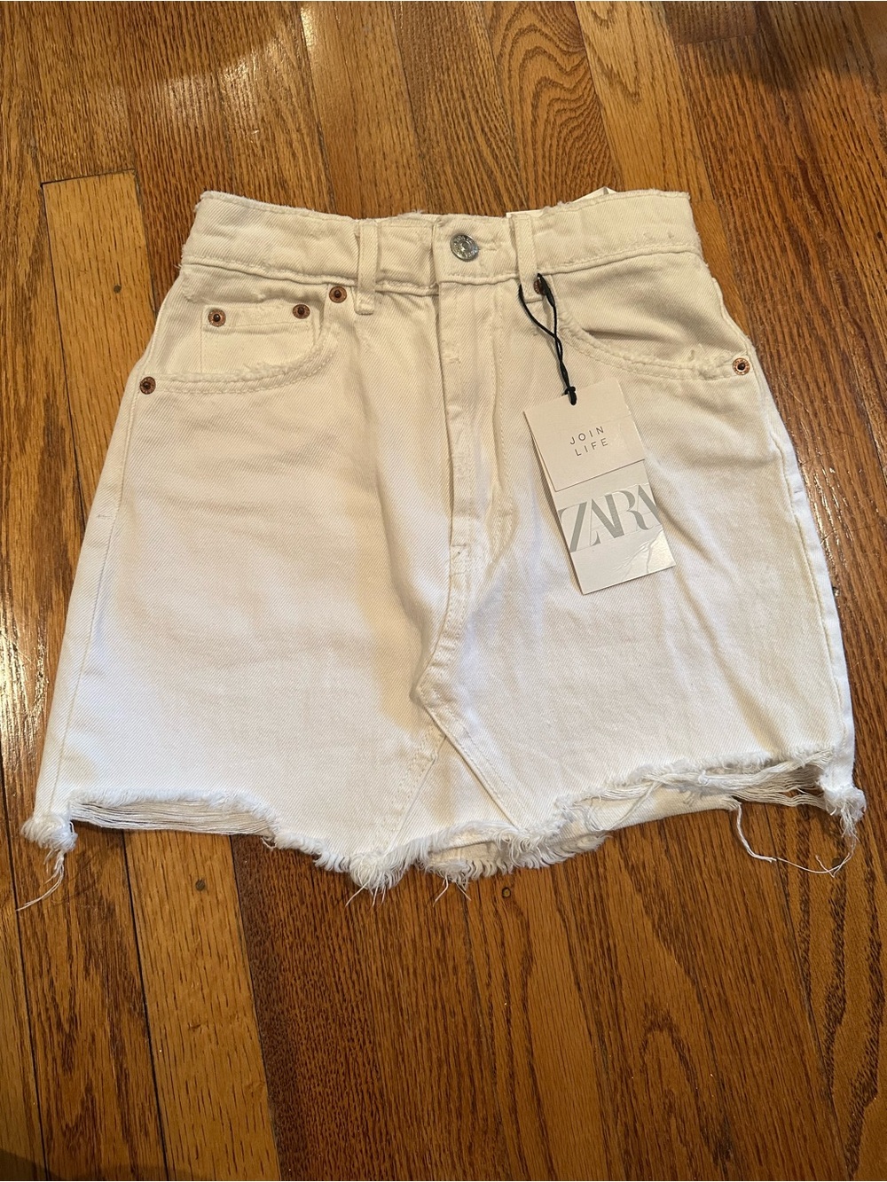 NWT ZARA White Hi-Rise Frayed-Hem Denim Mini Skirt